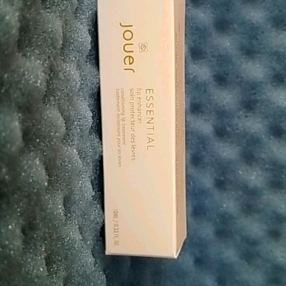 ESSENTIAL lip enhancer